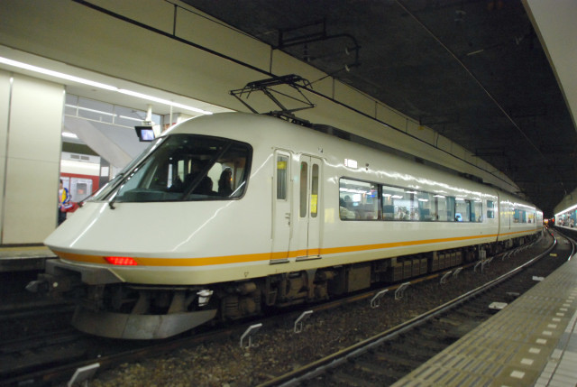 近鉄21000難波.jpg