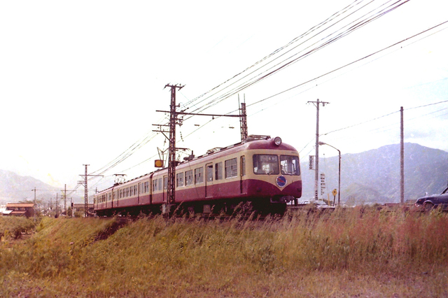 長野電鉄村山2000系.JPG