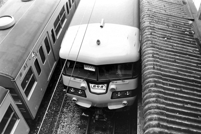 S54京都駅117系一番列車到着.JPG