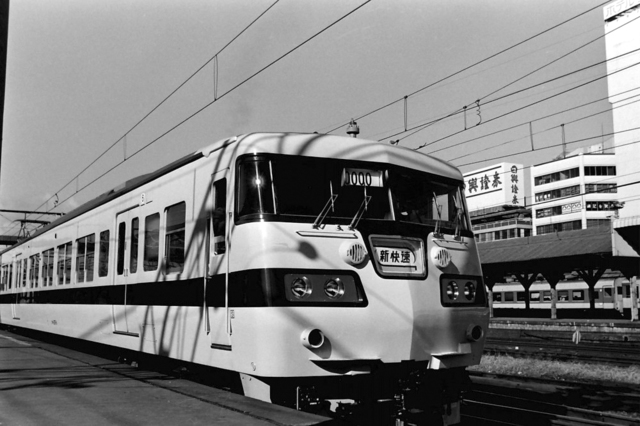 S54姫路駅117系一番列車折り返し回送.JPG
