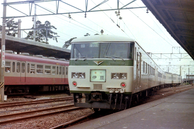 S56三島185入線.JPG