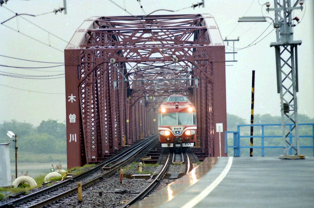 S61名鉄7000白帯急行東笠松.JPG