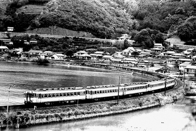 長崎本線長与支線・・昭和58年3月春の朝: 国鉄・私鉄の思い出 長崎本線長与支線・・昭和58年3月春の朝: 国鉄・私鉄の思い出